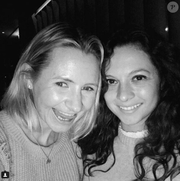 Beverley Mitchell et Mackenzie Rosman posent ensemble sur Instagram le 16 avril 2018.