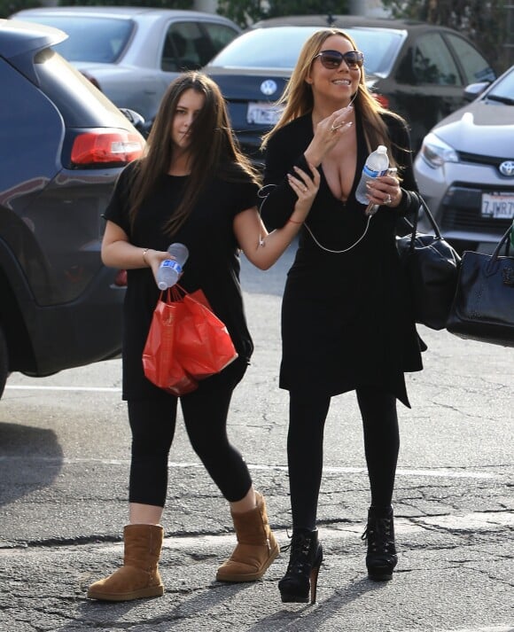 Exclusif - Mariah Carey accompagnée de sa manager Stella Bulochnikov à la sortie du restaurant cafe Roma à Beverly Hills.