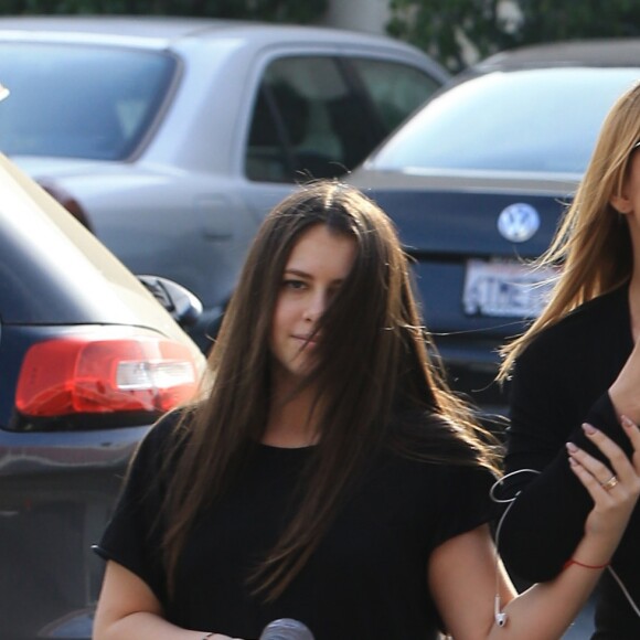 Exclusif - Mariah Carey accompagnée de sa manager Stella Bulochnikov à la sortie du restaurant cafe Roma à Beverly Hills.