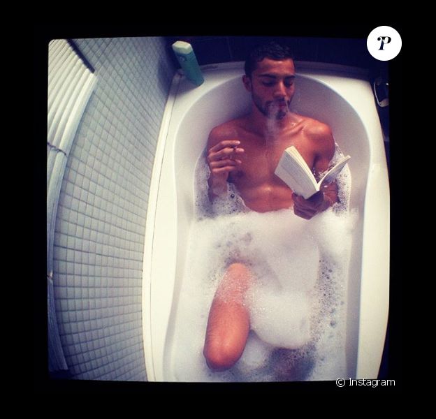 Marwan Berreni nu dans son bain, un cliché révélé le 17 avril 2018 sur Instagram.