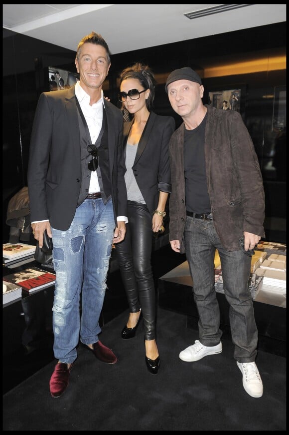 Stefano Gabbana, Victoria Beckham et Domenico Dolce à Milan. Mai 2009.
