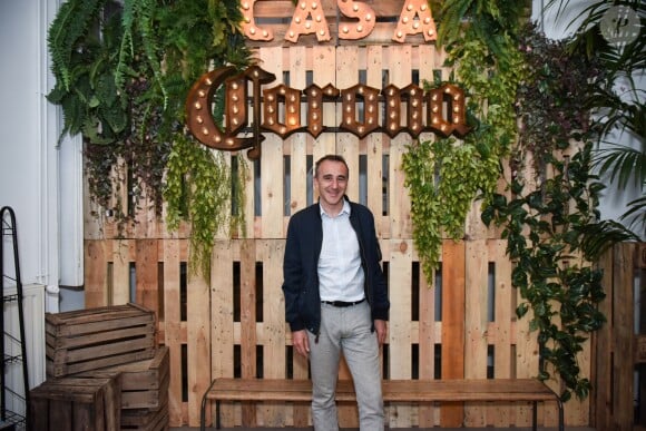 Elie Semoun lors de la soirée d'inauguration de la Casa Corona à Paris, au 11 rue de la Fontaine-au-roi, le 18 avril 2018. © Casa Corona Paris