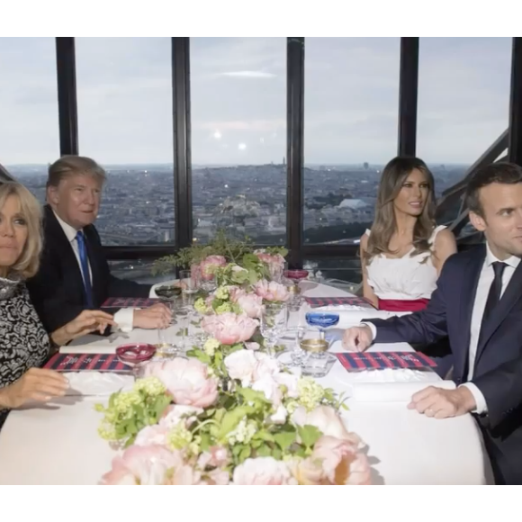 Capture d'écran du reportage de BFM TV sur le dîner d'Emmanuel et Brigitte Macron avec Donald et Melania Trump au Jules Verne à la Tour Eiffel - Paris le 13 juillet 2017