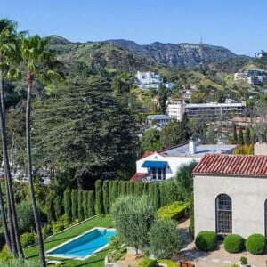 Ellen Pompeo et son époux Chris Ivery vendent leur villa hispanique des années 1920 dans le quartier historique de Whitely Heights, sur les hauteurs d'Hollywood, avril 2018.