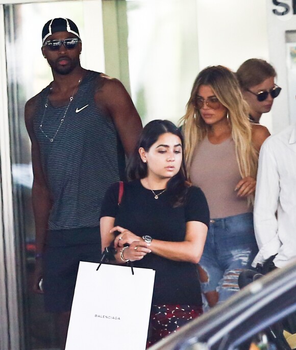 Khloe Kardashian et Tristan Thompson arrivent à leur hôtel à Miami le 17 septembre 2016.