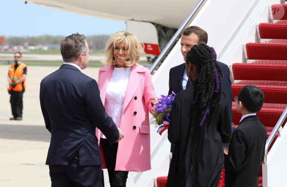 Cérémonie d'accueil - Le président Emmanuel Macron et sa femme Brigitte Macron (Trogneux) arrivent aux Etats-unis pour une visite d'état de trois jours sur la base aérienne d'Andrews dans le Maryland le 23 avril 2018.