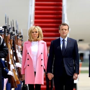 Cérémonie d'accueil - Le président Emmanuel Macron et sa femme Brigitte Macron (Trogneux) arrivent aux Etats-unis pour une visite d'état de trois jours sur la base aérienne d'Andrews dans le Maryland le 23 avril 2018.