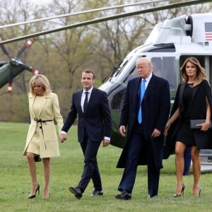 Le président américain Donald Trump, sa femme la Première Dame Melania Trump, le président de la République française Emmanuel Macron et sa femme la Première Dame Brigitte Macron (Trogneux) - Les couples présidentiels français et américains arrivent à Mount Vernon à bord de l'hélicoptaire présidentiel Marine One, à Mount Vernon, le 23 avril 2018. © Dominique Jacovides/Bestimage