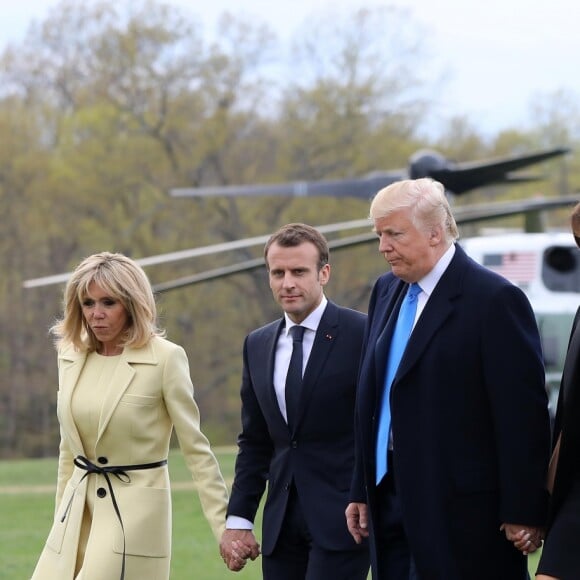 Le président américain Donald Trump, sa femme la Première Dame Melania Trump, le président de la République française Emmanuel Macron et sa femme la Première Dame Brigitte Macron (Trogneux) - Les couples présidentiels français et américains arrivent à Mount Vernon à bord de l'hélicoptaire présidentiel Marine One, à Mount Vernon, le 23 avril 2018. © Dominique Jacovides/Bestimage