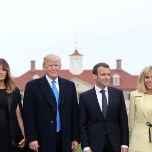 Le président américain Donald Trump, sa femme la Première Dame Melania Trump, le président de la République française Emmanuel Macron et sa femme la Première Dame Brigitte Macron (Trogneux) - Les couples présidentiels français et américains arrivent à Mount Vernon à bord de l'hélicoptaire présidentiel Marine One, à Mount Vernon, le 23 avril 2018. © Dominique Jacovides/Bestimage