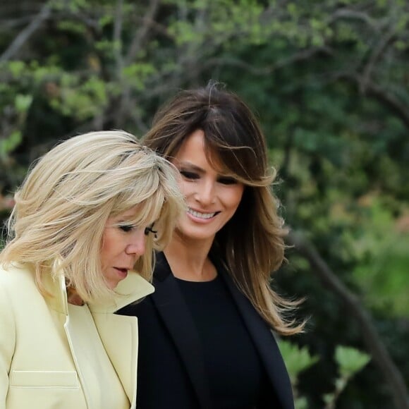 La Première Dame Melania Trump et la Première Dame Brigitte Macron (Trogneux) - Les couples présidentiels français et américains arrivent à Mount Vernon à bord de l'hélicoptaire présidentiel Marine One, à Mount Vernon, Virginie, Etats-Unis, le 23 avril 2018. Mount Vernon était la résidence de George Washington, premier président des États-Unis. © Dominique Jacovides/Bestimage  US President and his wife the First Lady and French President and his wife the First Lady, arrive at Mount Vernon, the estate of the first US President George Washington, in Mount Vernon, VA, USA on April 23, 2018.23/04/2018 - Mount Vernon