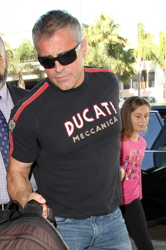 Matt LeBlanc arrive à l'aéroport de Los Angeles avec sa fille Marina Pearl en novembre 2015.