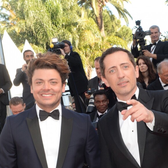 Kev Adams et Gad Elmaleh à la montée des marches du film "Elle" lors du 69ème Festival International du Film de Cannes. Le 21 mai 2016. © Rachid Bellak / Bestimage