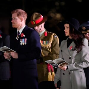 Meghan Markle se joignait au prince Harry, le 25 avril 2018 à 5 heures du matin, pour la cérémonie comméorative de l'ANZAC Day célébrée devant l'Arc de Wellington non loin du palais de Buckingham.