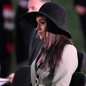 Meghan Markle se joignait au prince Harry, le 25 avril 2018 à 5 heures du matin, pour la cérémonie comméorative de l'ANZAC Day célébrée devant l'Arc de Wellington non loin du palais de Buckingham.