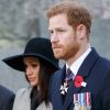 Meghan Markle accompagnait le prince Harry au petit matin du 25 avril 2018 pour les commémorations à Londres de l'ANZAC Day. Après un service commémoratif à l'aube, le prince a déposé une gerbe sur le mémorial de guerre australien.