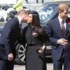 Le prince William, embrassant ici Meghan Markle, et le prince Harry le 25 avril 2018 à l'abbaye de Westminster à Londres pour la messe commémorative de l'ANZAC Day. © Jonathan Brady/PA Wire/Abacapress.com