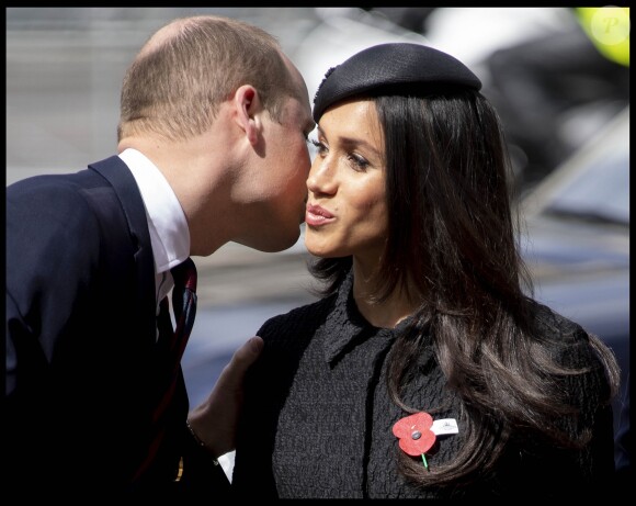 Le prince William embrasse Meghan Markle alors qu'ils arrivent le 25 avril 2018 à l'abbaye de Westminster à Londres pour la messe commémorative de l'ANZAC Day. © Andrew Parsons / i-Images/ABACAPRESS.COM