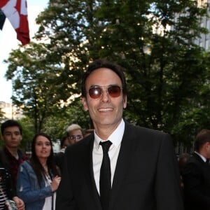 Anthony Delon arrive à la 9e édition du "Global Gift Gala" à l'hôtel Four Seasons George V à Paris, le 25 avril 2018. © Denis Guignebourg/Bestimage