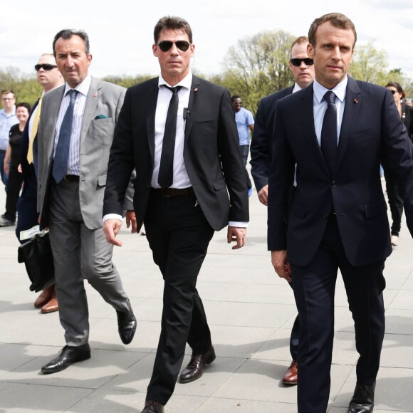 Le Président de la République Emmanuel Macron et sa femme la Première Dame Brigitte Macron visitent le Mémorial de Lincoln (Lincoln Memorial) à Washington, le 23 avril 2018. © Stéphane Lemouton/Bestimage