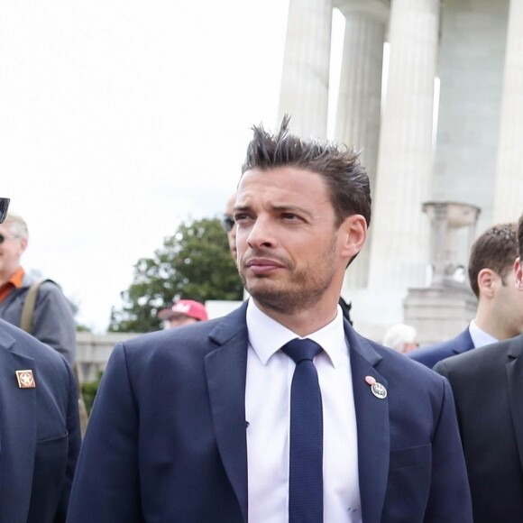 Le garde du corps hot de Brigitte Macron - Le Président de la République Emmanuel Macron et sa femme la Première Dame Brigitte Macron visitent le Mémorial de Lincoln (Lincoln Memorial) à Washington, le 23 avril 2018. © Stéphane Lemouton/Bestimage