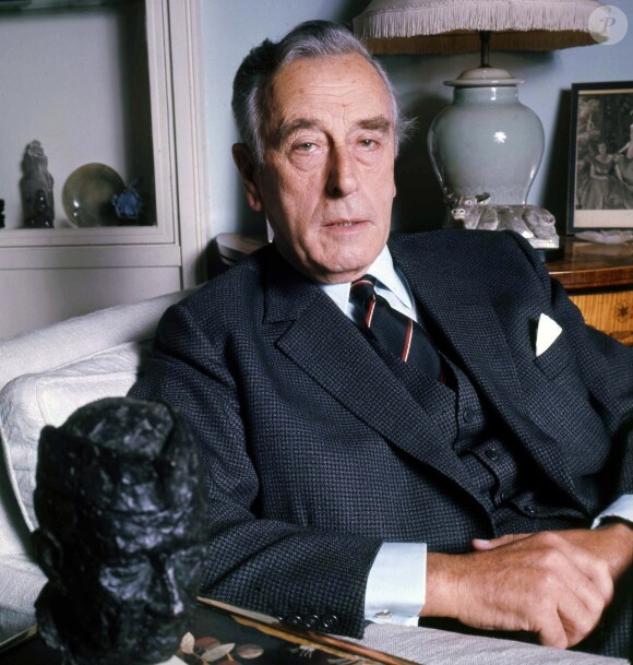 Portrait de Lord Louis Mountbatten, grand-oncle du prince Charles mort dans un attentat à la bombe de l'IRA en 1979.
