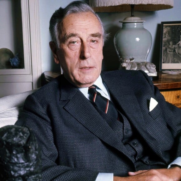 Portrait de Lord Louis Mountbatten, grand-oncle du prince Charles mort dans un attentat à la bombe de l'IRA en 1979.