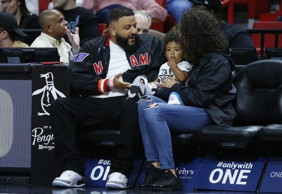 DJ Khaled avec sa compagne Nicole et leur fils Asahd à Miami, le 9 avril 2018.