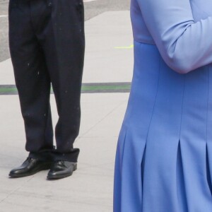 Le prince Charles et Camilla Parker Bowles, duchesse de Cornouailles, arrivent à l'aéroport de Nice, dans le cadre de leur première visite officielle, le 7 mai 2018. Ils ont été accueilli par le préfet des Alpes-Maritimes Georges-François Leclerc et par le maire Christian Estrosi et sa femme Laura Tenoudji. © Olivier Huitel / Pool / Bestimage