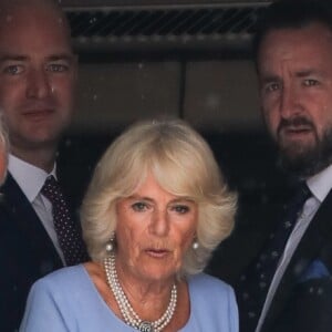 Le prince Charles et Camilla Parker Bowles, duchesse de Cornouailles, arrivent à l'aéroport de Nice, dans le cadre de leur première visite officielle, le 7 mai 2018. Ils ont été accueilli par le préfet des Alpes-Maritimes Georges-François Leclerc et par le maire Christian Estrosi et sa femme Laura Tenoudji. © Olivier Huitel / Pool / Bestimage