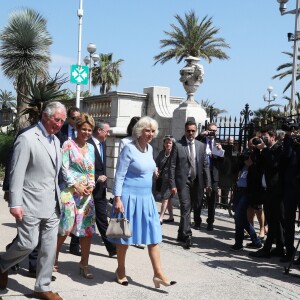 Georges-François Leclerc (préfet des Alpes-Maritimes), Christian Estrosi (marie de Nice), le prince Charles et Camilla Parker Bowles, duchesse de Cornouailles, et Laura Tenoudji lors d'une séquence hommage aux victimes des attentats de 2016 à la Villa Massena à Nice, le 7 mai 2018. © Philippe Brylak/Bestimage