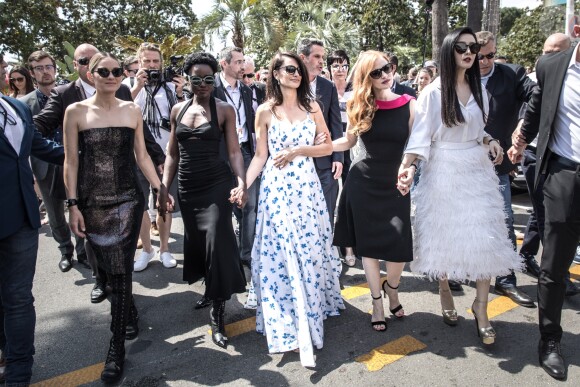 Lupita Nyong'o, Penelope Cruz (robe Ralph Lauren Collection), Jessica Chastain, Marion Cotillard, Fan Bingbing au photocall de "355" lors du 71ème Festival International du Film de Cannes, le 10 mai 2018. © Jacovides-Borde-Moreau/Bestimage