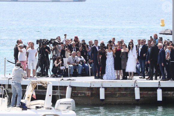 Lupita Nyong'o, Penelope Cruz (robe Ralph Lauren Collection), Jessica Chastain, Marion Cotillard, Fan Bingbing au photocall de "355" lors du 71ème Festival International du Film de Cannes, le 10 mai 2018. © Jacovides-Borde-Moreau/Bestimage