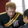 Le prince Harry, barbu, en visite à l'école royale militaire "Duke of York" à Douvres le 28 septembre 2015