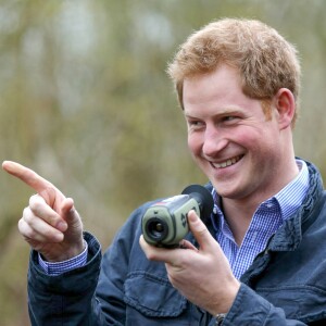 Le prince Harry dans la forêt de Frankham près de Fourstones en Angleterre le 25 février 2015