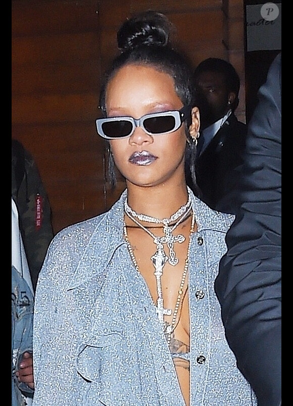 Rihanna à la sortie du "1 Oak" night club à New York, le 7 mai 2018