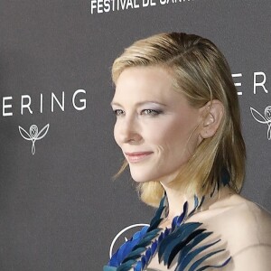 Cate Blanchett au photocall du dîner "Kering: Women in Motion Awards", qui a lieu Place de la Castre, lors du 71ème Festival International du Film de Cannes, le 13 mai 2018.