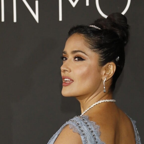 Salma Hayek au photocall du dîner "Kering: Women in Motion Awards", qui a lieu Place de la Castre, lors du 71ème Festival International du Film de Cannes, le 13 mai 2018.