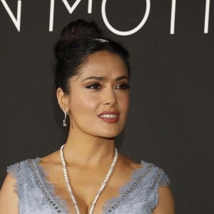 Salma Hayek au photocall du dîner "Kering: Women in Motion Awards", qui a lieu Place de la Castre, lors du 71ème Festival International du Film de Cannes, le 13 mai 2018.