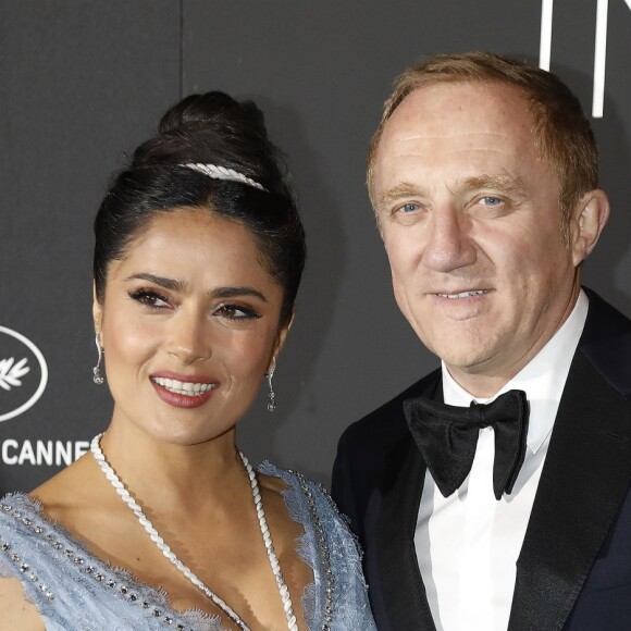 Salma Hayek avec son mari François-Henri Pinault au photocall du dîner "Kering: Women in Motion Awards", qui a lieu Place de la Castre, lors du 71ème Festival International du Film de Cannes, le 13 mai 2018.