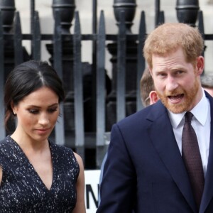 Meghan Markle et le prince Harry à leur arrivée à la cérémonie de commémoration du 25ème anniversaire de l'assassinat de Stephen Lawrence en l'église St Martin-in-the-Fields à Londres. Le 23 avril 2018