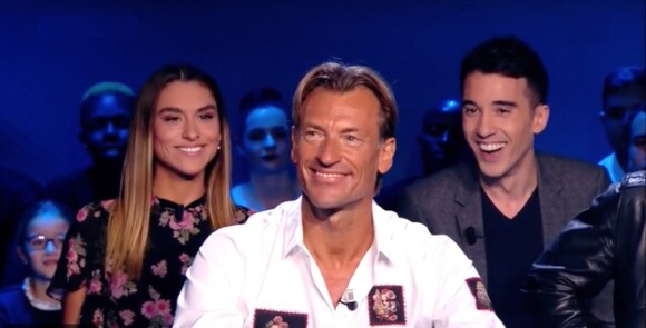 Candide Renard et son père Hervé Renard sur le plateau de l'émission Télé Foot sur TF1 à Paris le 19 novembre 2017© TF1 / Bestimage