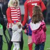 Antoine Griezmann, sa femme Erika Choperena et leur fille Mia après la finale de la Ligue Europa, l'Olympique de Marseille contre l'Atlético de Madrid au stade Groupama à Decines-Charpieu banlieue de Lyon, France, le 16 mai 2018.