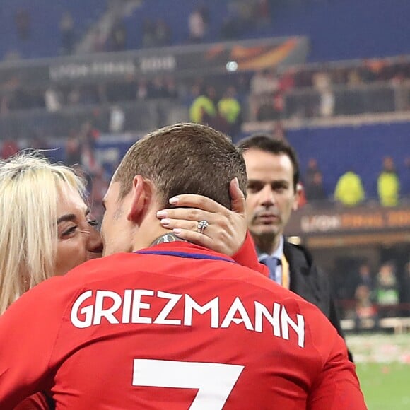 Antoine Griezmann et sa femme Erika Choperena après la finale de la Ligue Europa, l'Olympique de Marseille contre l'Atlético de Madrid au stade Groupama à Decines-Charpieu banlieue de Lyon, France, le 16 mai 2018. L'Atlético de Madrid a gagné 3-0. © Cyril Moreau/Bestimage