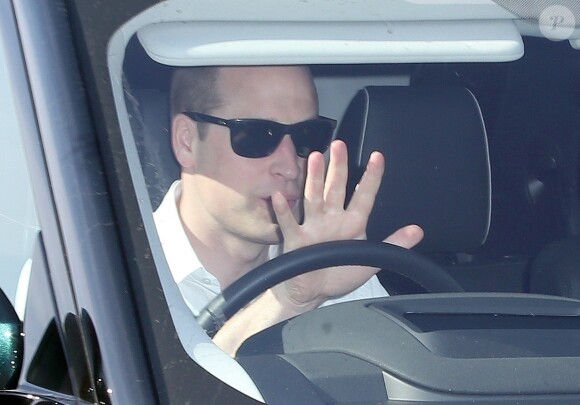 Le prince William, duc de Cambridge, se rend aux répéritions de la parade militaire pour le mariage du prince Harry et de Meghan Markle à Windsor, le 17 mai 2018.