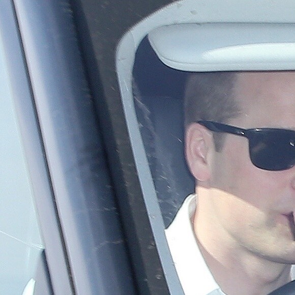 Le prince William, duc de Cambridge, se rend aux répéritions de la parade militaire pour le mariage du prince Harry et de Meghan Markle à Windsor, le 17 mai 2018.