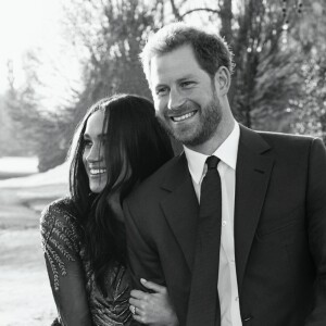 Le prince Harry et Meghan Markle - Photo officielle de leurs fiançailles signées par Alexi Lubomirski à Frogmore House, Windsor, le 21 décembre 2017.