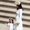 Kate Middleton, duchesse de Cambridge, et sa fille la princesse Charlotte arrivent à la chapelle St George pour la cérémonie de mariage du prince Harry et de Meghan Markle, le 19 mai 2018.