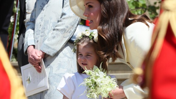 Kate Middleton : Très chic avec George et Charlotte pour leur 1er mariage royal