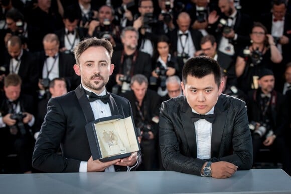 Charles Williams et Wei Shujun (Palme d'Or pour le court-métrage "All These creatures) - Photocall de la remise des palmes lors de la cérémonie de clôture du 71ème Festival International du Film de Cannes le 19 mai 2017. © Borde-Moreau/Bestimage